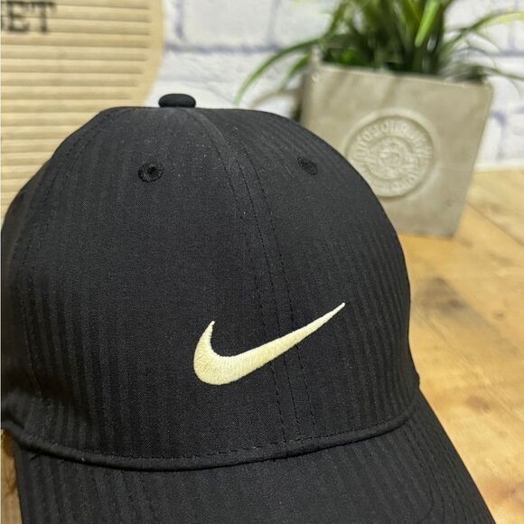 Nike Golf Hat Embroidered Swoosh Cap Black White Athletic Lightweight O/S 518707 - Picture 10 of 11